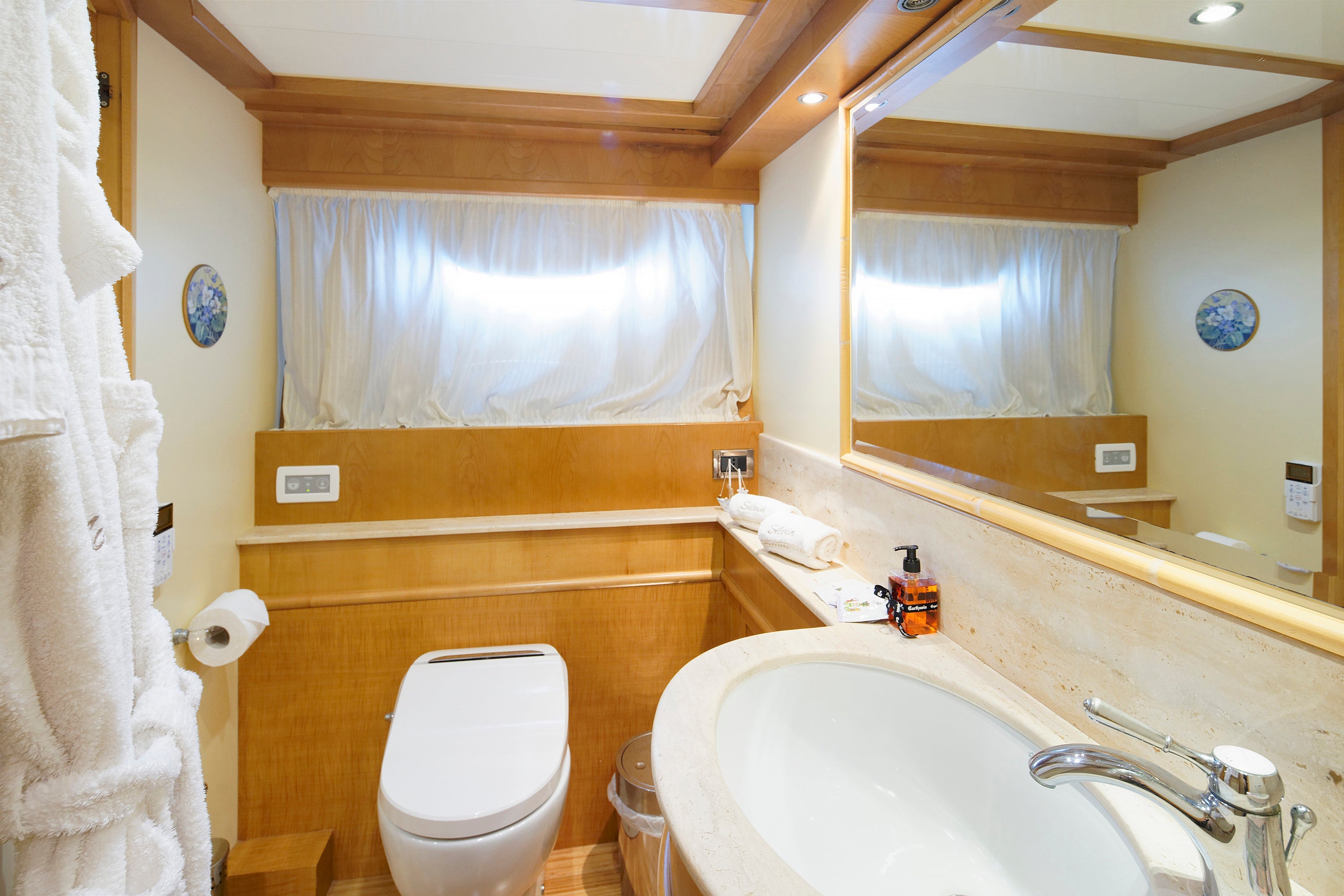 Luxury yacht charter Amalfi coast 