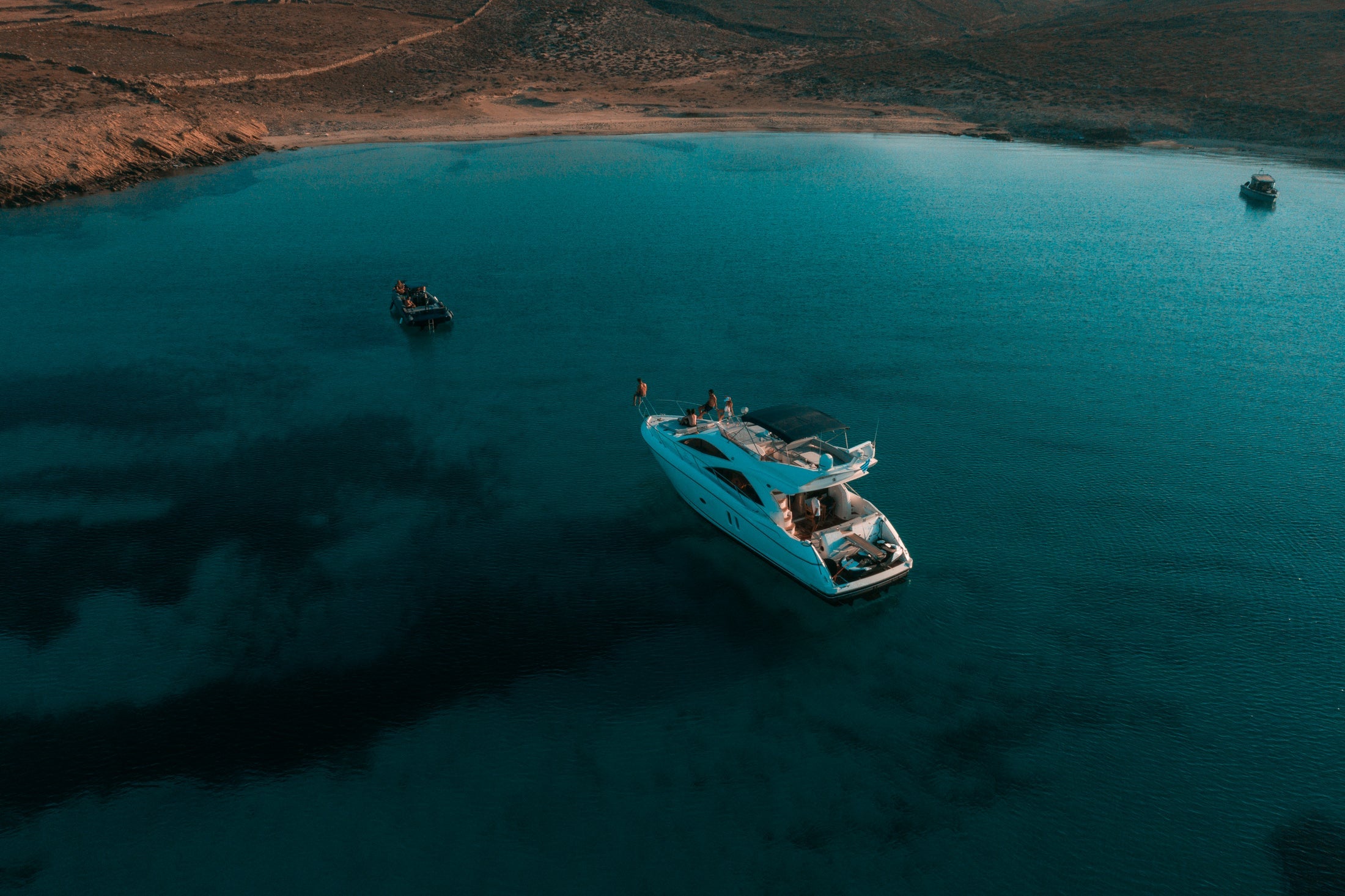 motor yacht charter Greece prices