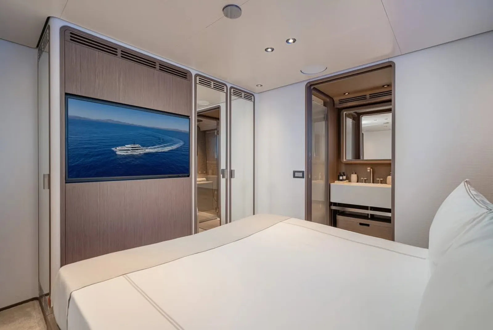 M/Y TWINS yacht for hire Amalfi Coast