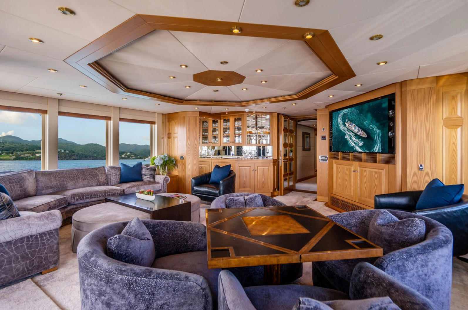 VIBRANCE party yacht charter St Barths