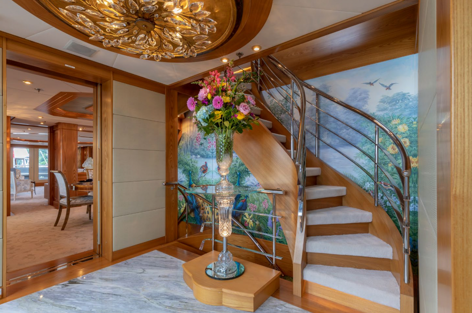 VIBRANCE Luxurious yacht charters Saint Barts