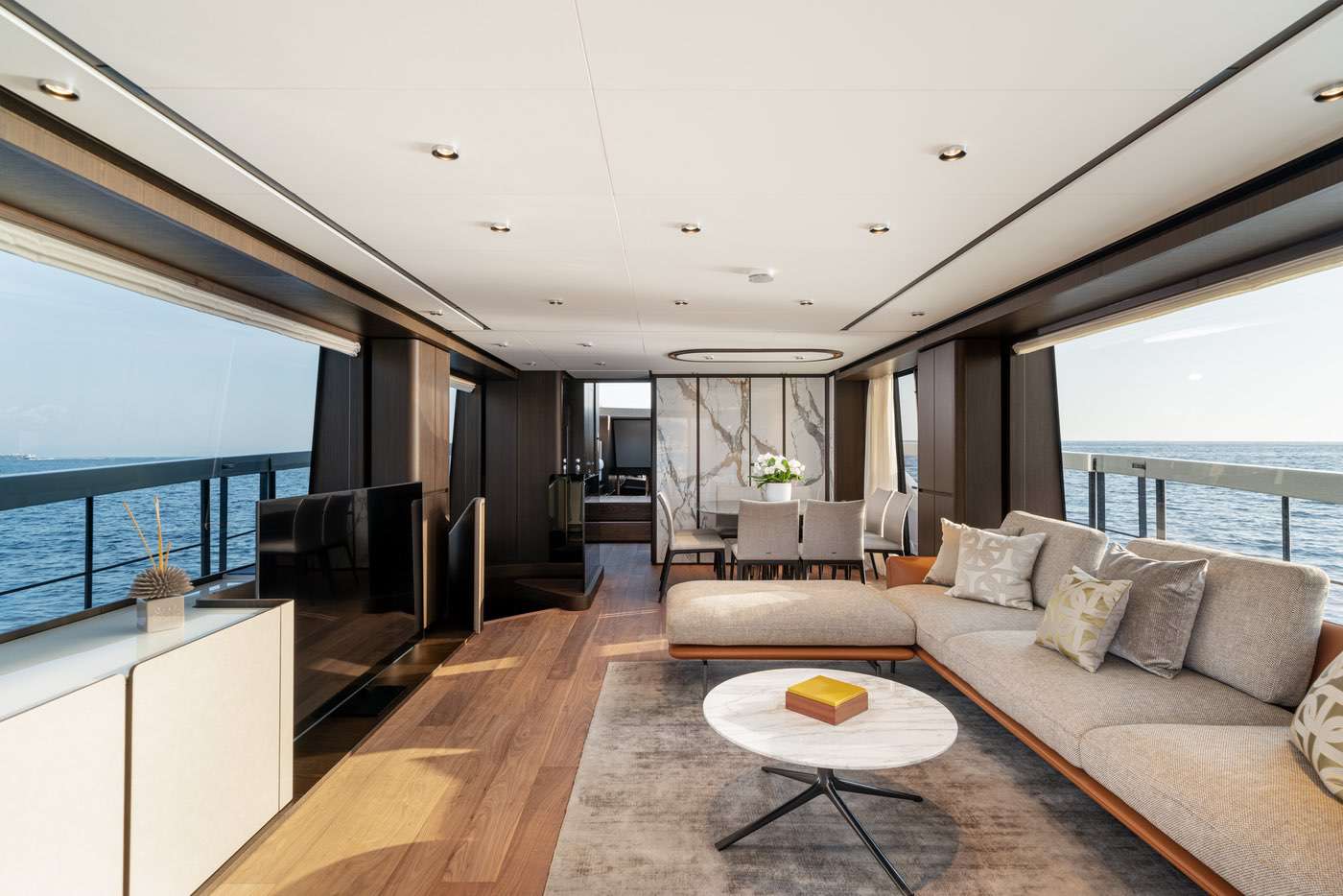 Italian yacht club charters 