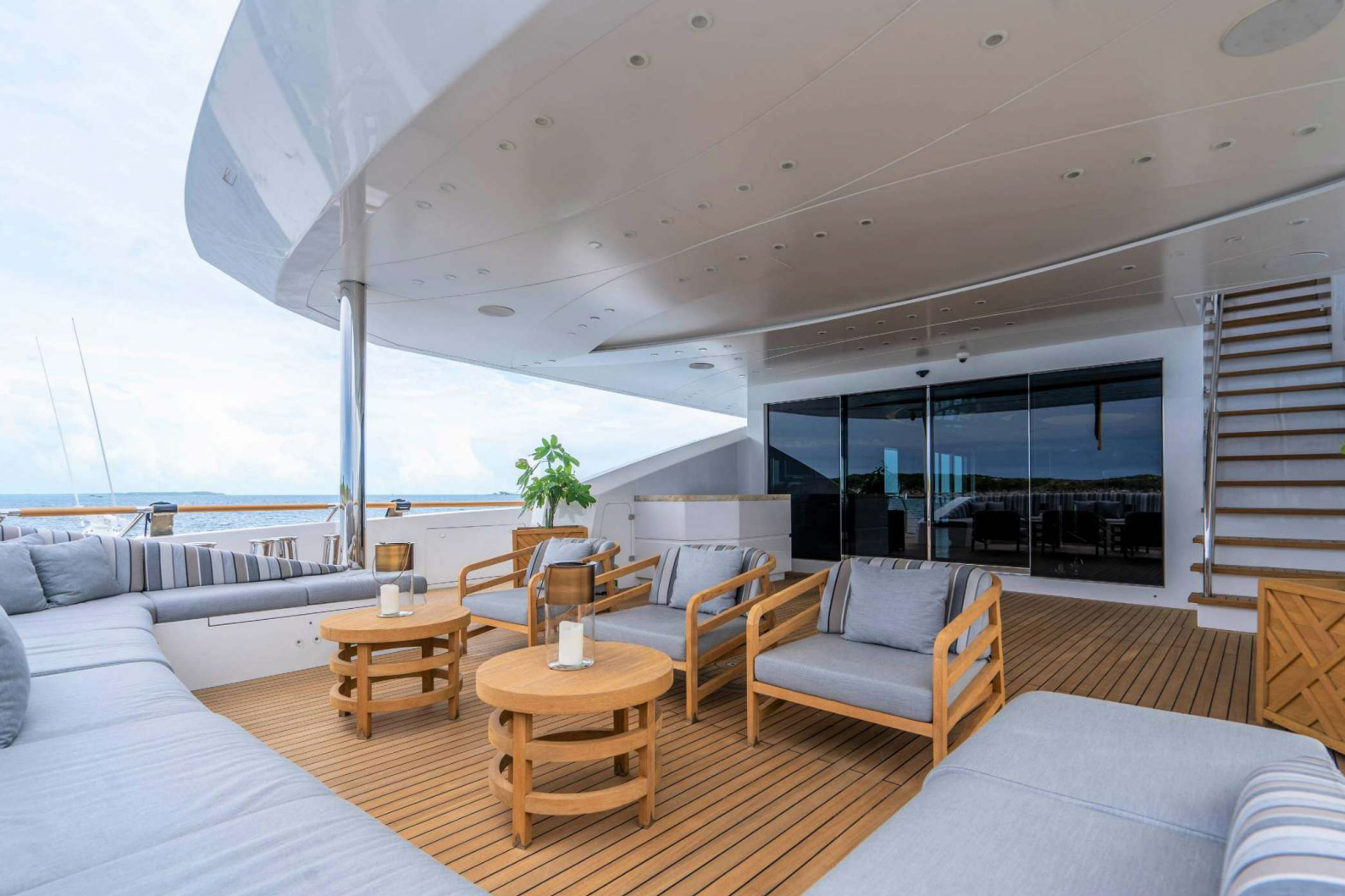 BABA'S weekly yacht charter Cannes 