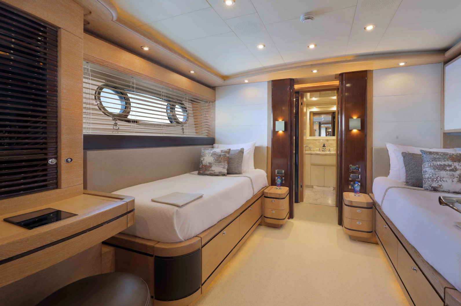 AERO luxury yacht charter Cannes 