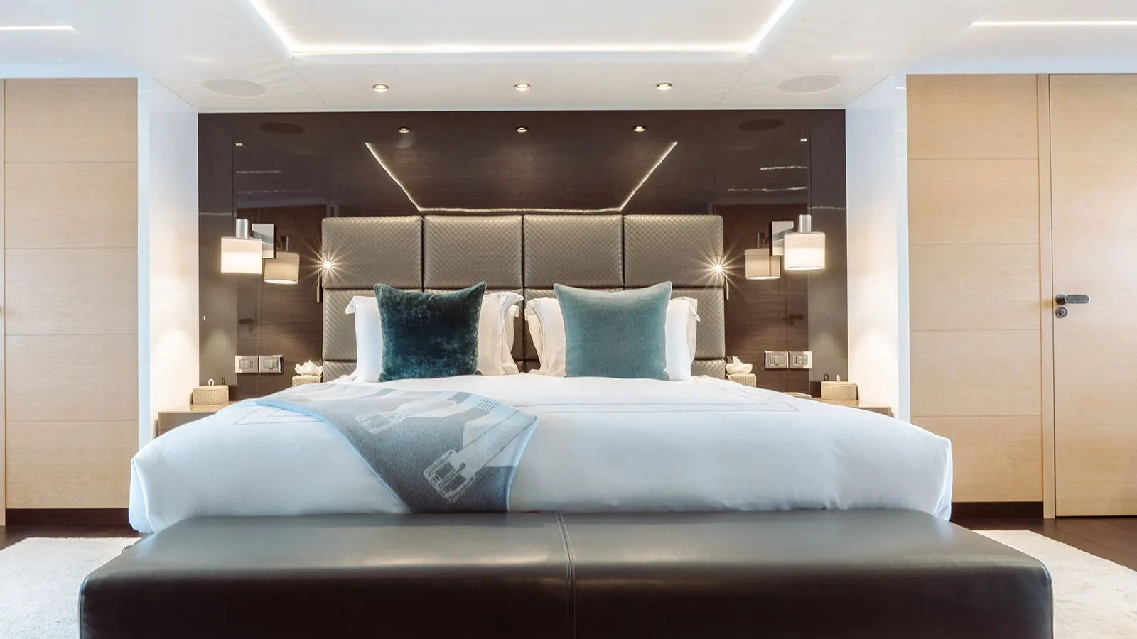vacation yacht charter St Tropez France