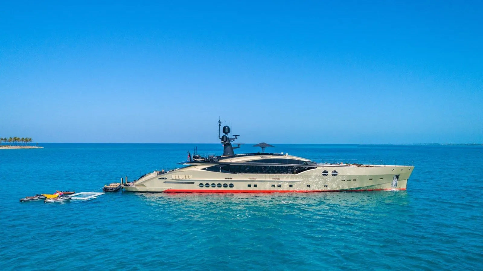 DB9 Weekly yacht Charter Cannes 