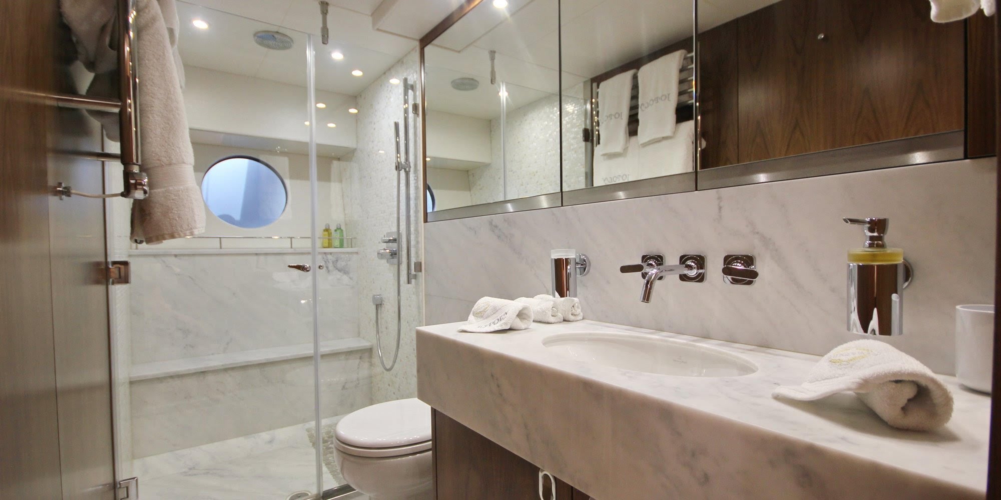 luxury yacht charter St Tropez France