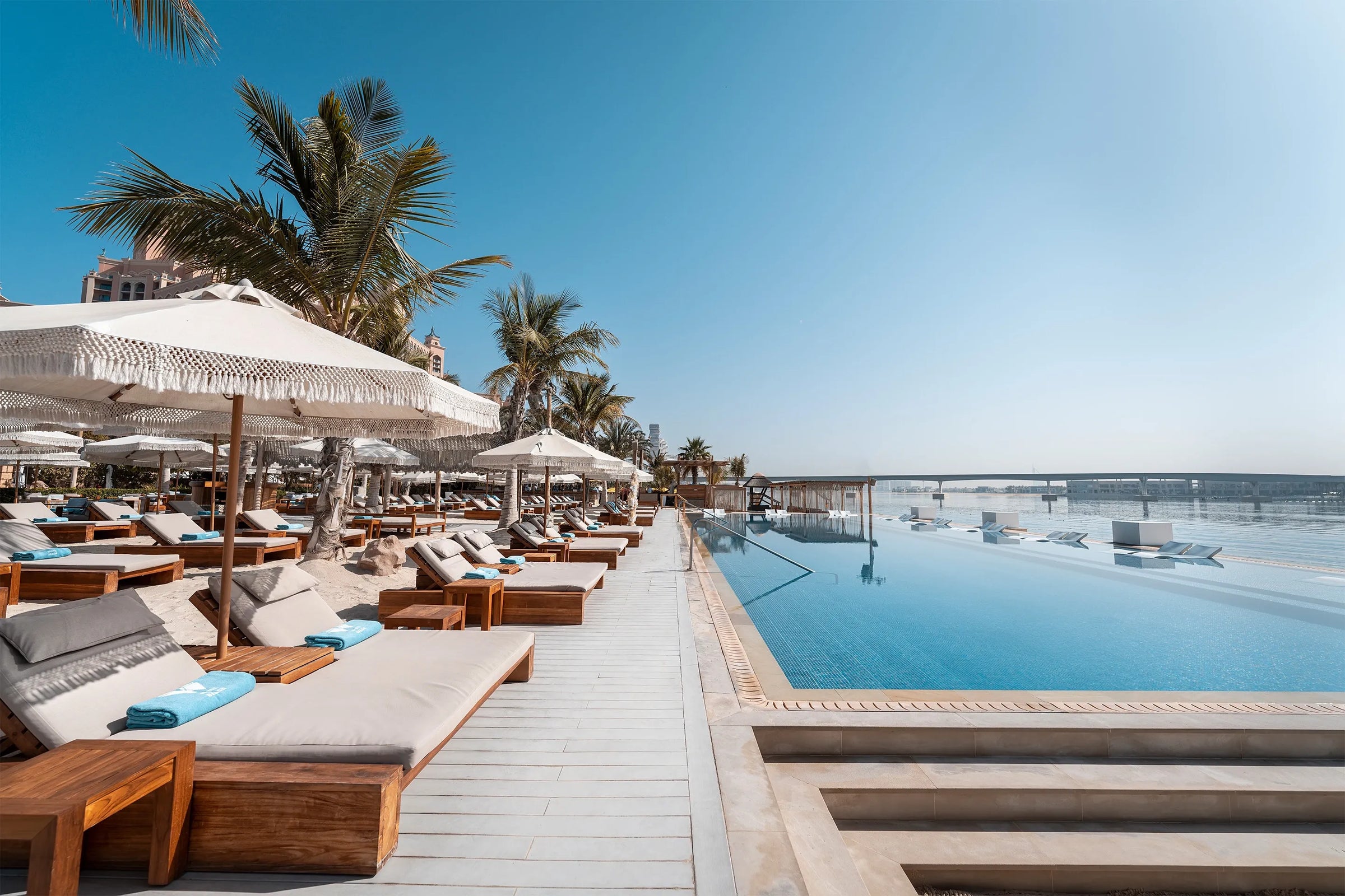 Dubai Beach Club Yacht Holiday