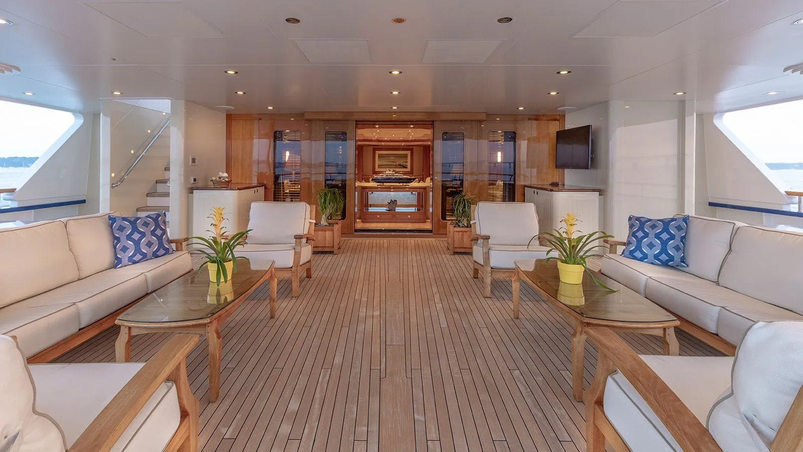 weekend yacht charter Cannes 