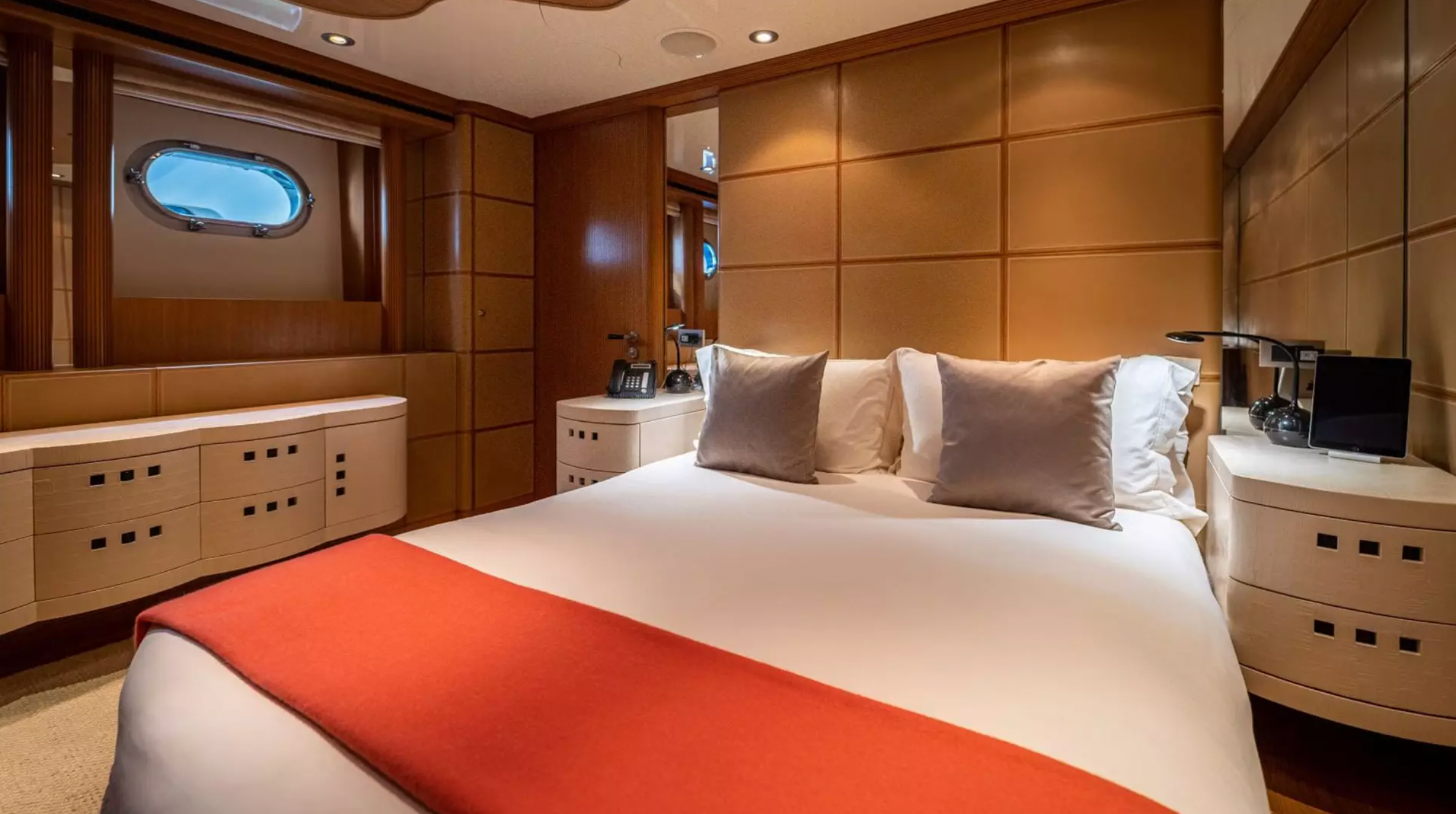 kIJO Luxurious Yacht Charter Cannes