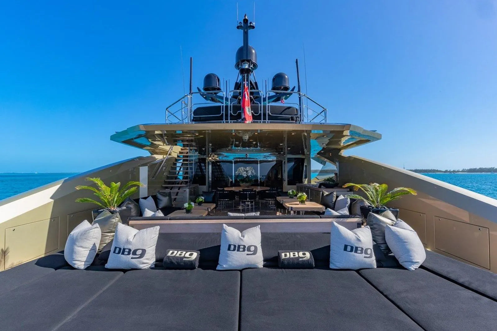 DB9 Weekly yacht Charter France