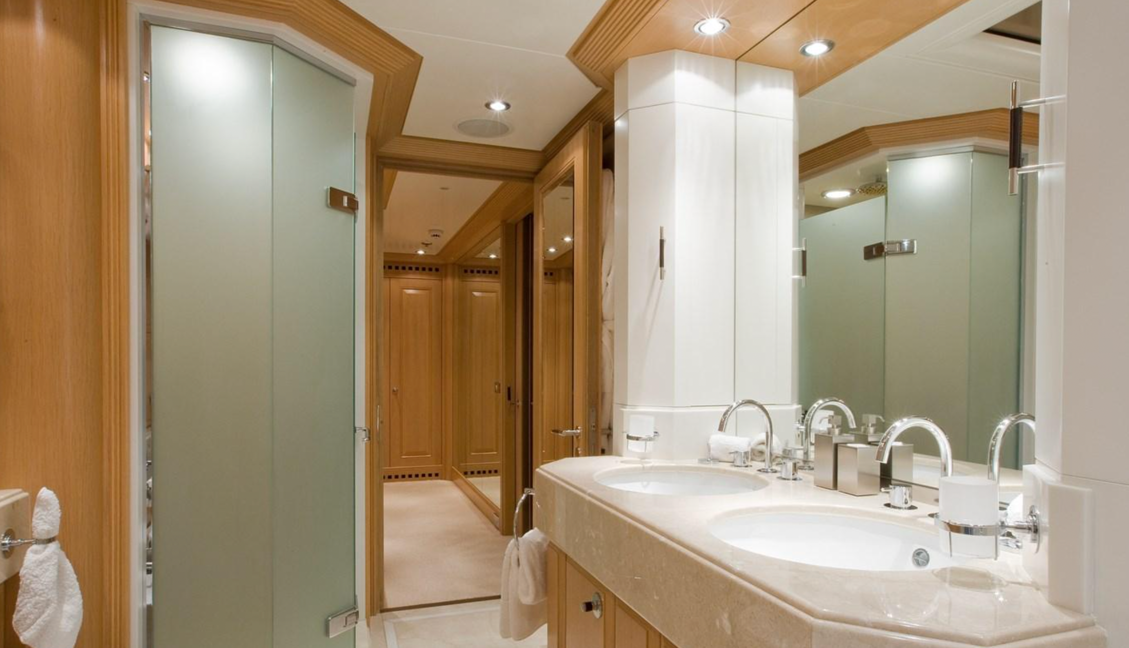 weekend yacht charter Antibes France