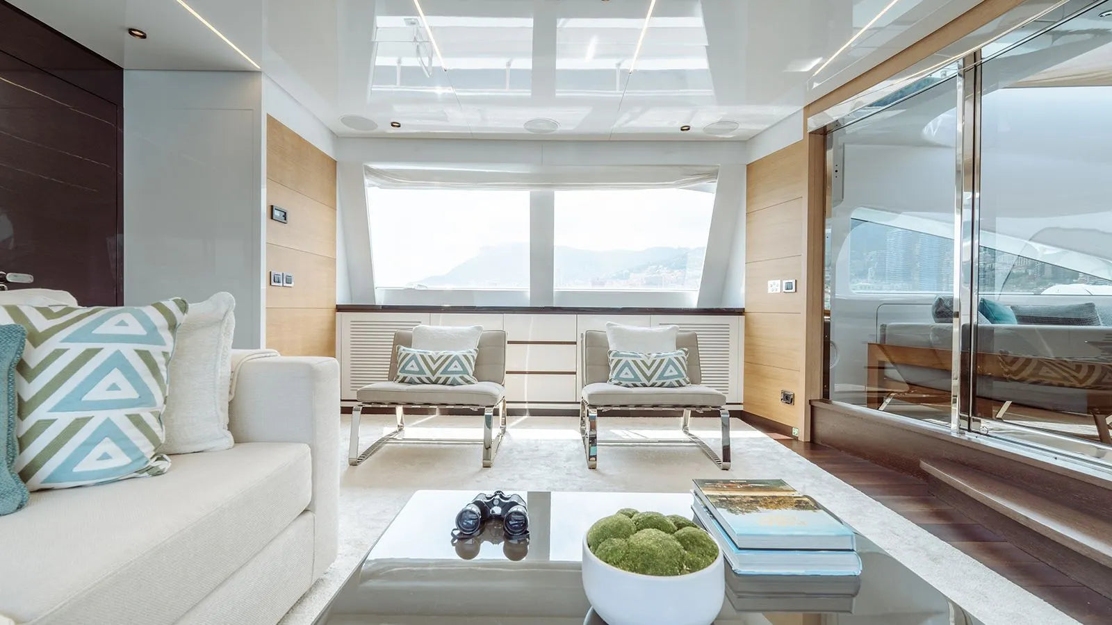 party yacht Charter Cannes 