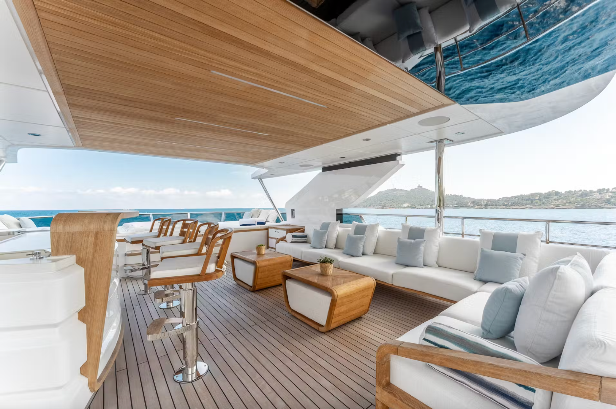 Weekly yacht Charter Cannes