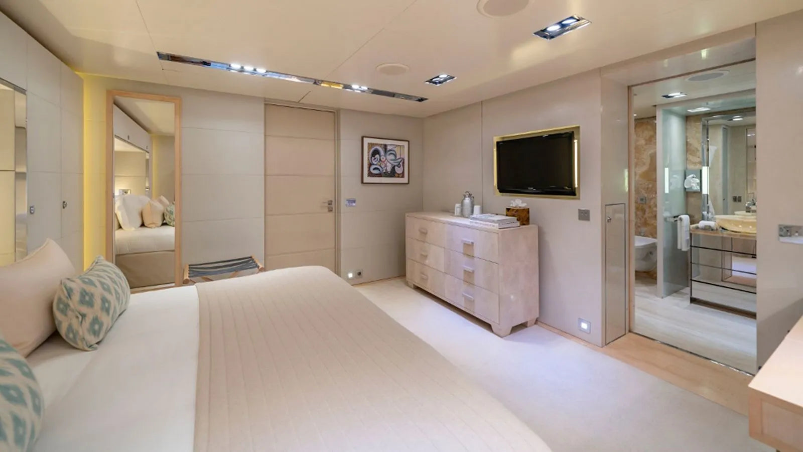 Motor Yacht Rental Cannes France