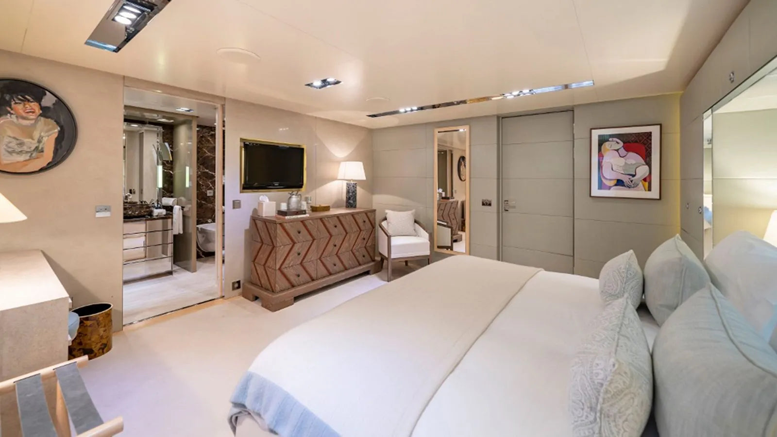 Charter yacht club Cannes France