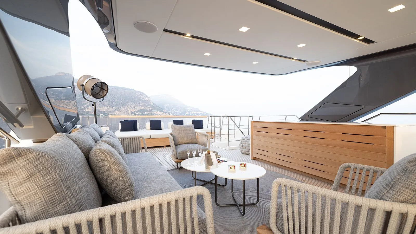 M/Y LES BRUXELLOIS Weekly yacht Charter Cannes