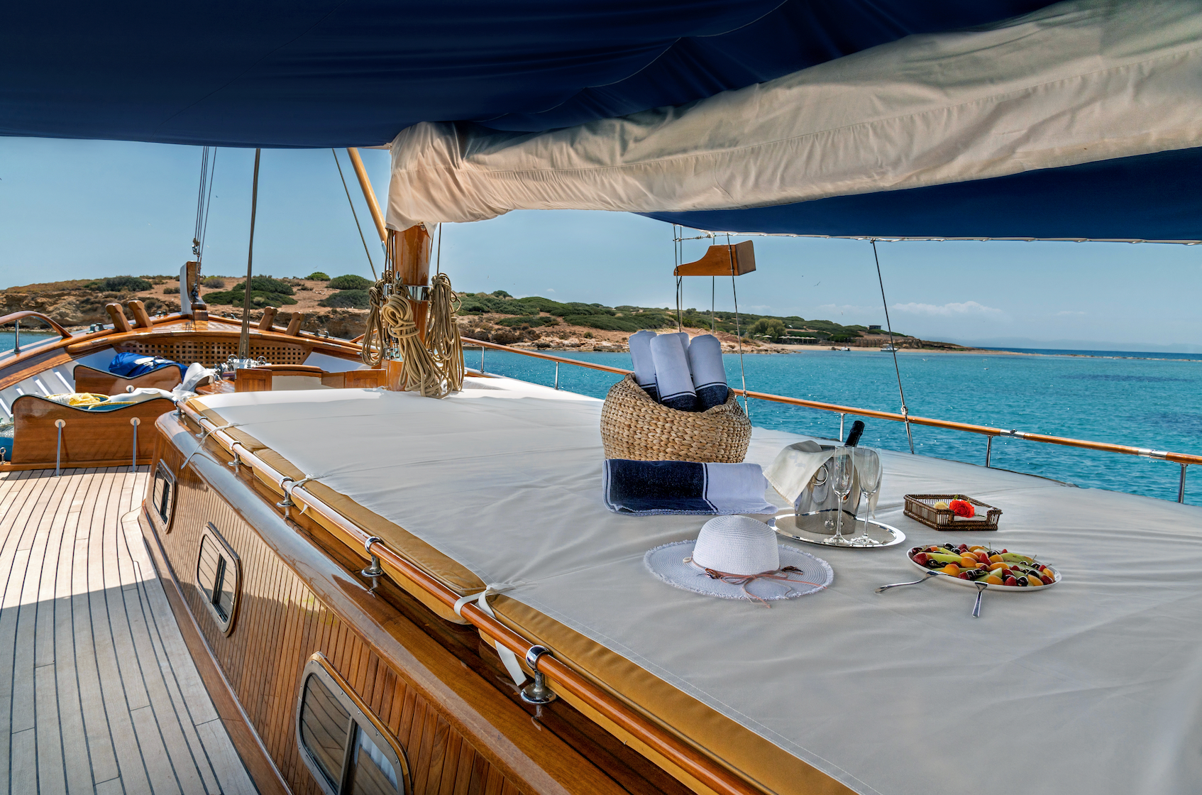 day yacht charter Greece