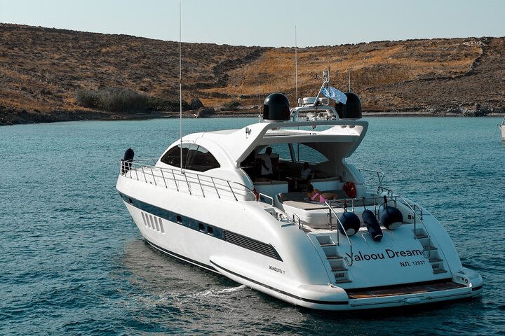 yacht charter Mykonos Greece with skipper