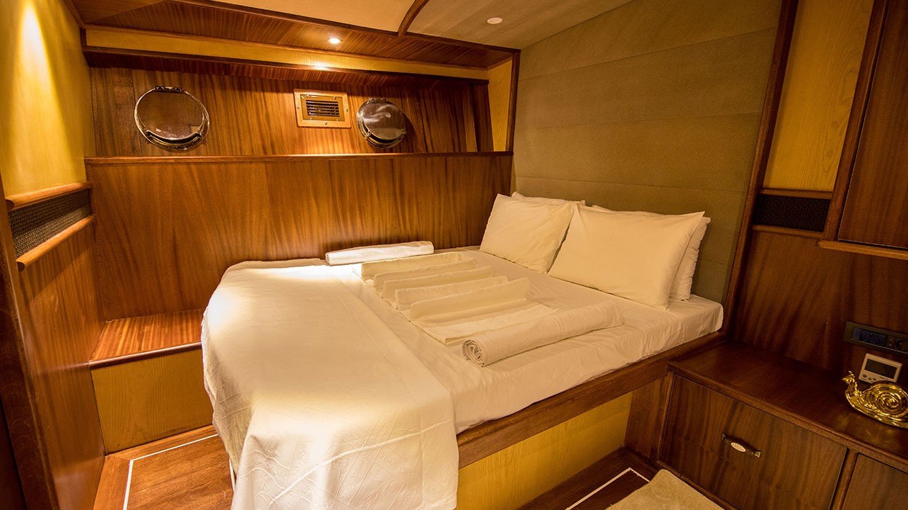 bareboat motor yacht charter turkey