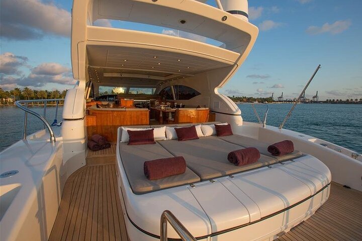luxury yacht charter Mykonos Greece