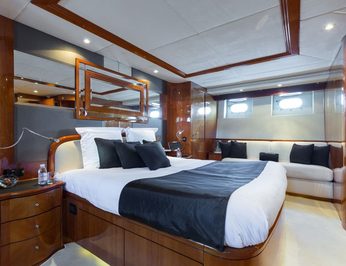 M/Y ACCAMA DELTA Cannes Yacht Charter