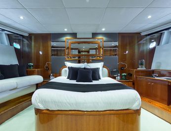 M/Y ACCAMA DELTA Cannes Yacht for Rent