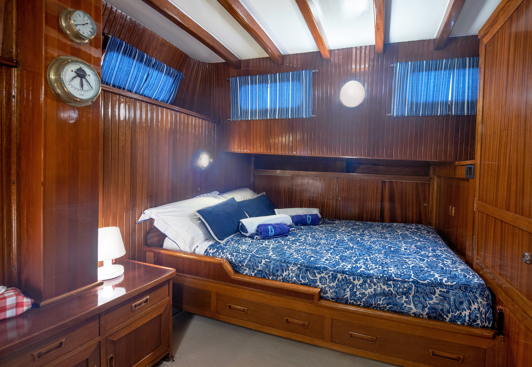 super yacht charter Greece