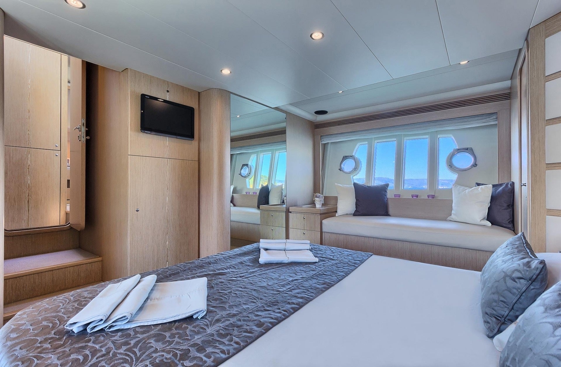 Term yacht Charter Cannes 