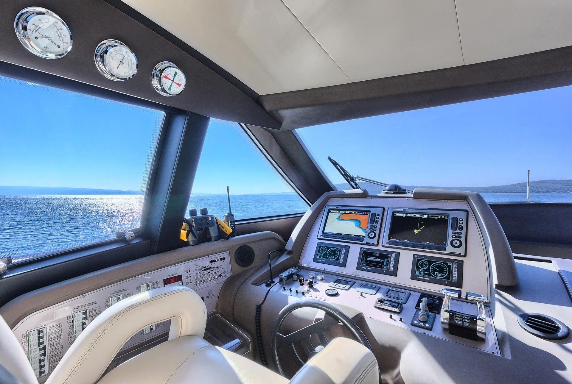FERRETTI yacht Charter Cannes 