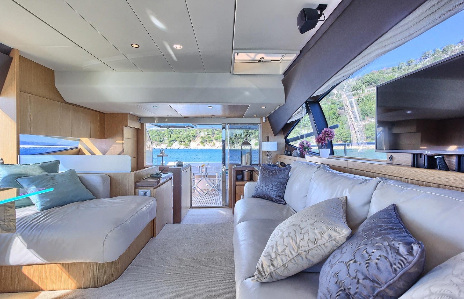 FERRETTI private yacht charter Cannes 