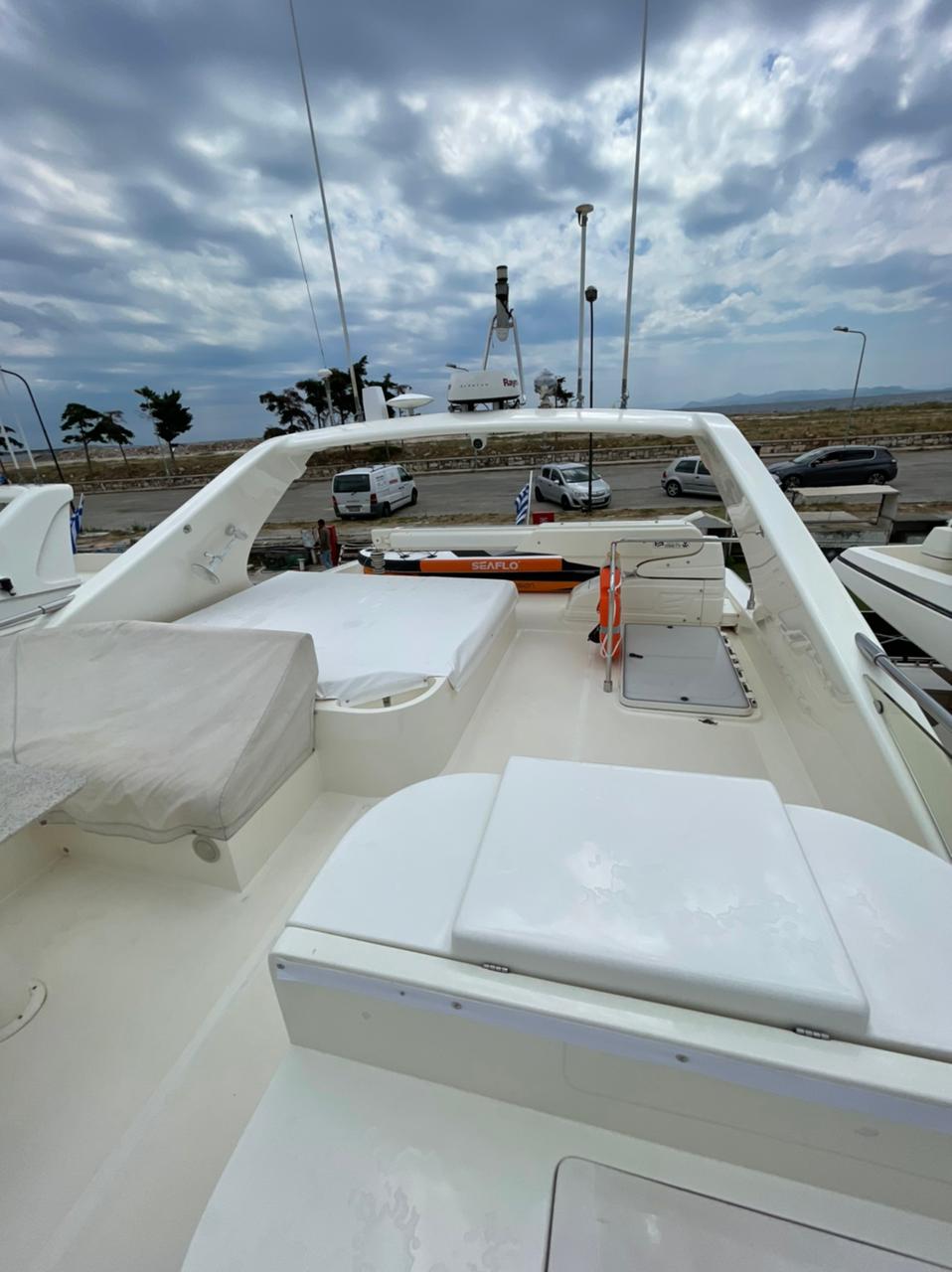 yacht charter Mykonos Greece with crew