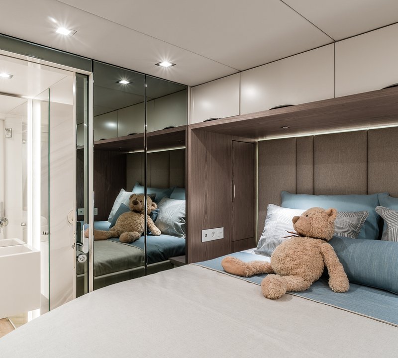 Corsica yacht charter cost