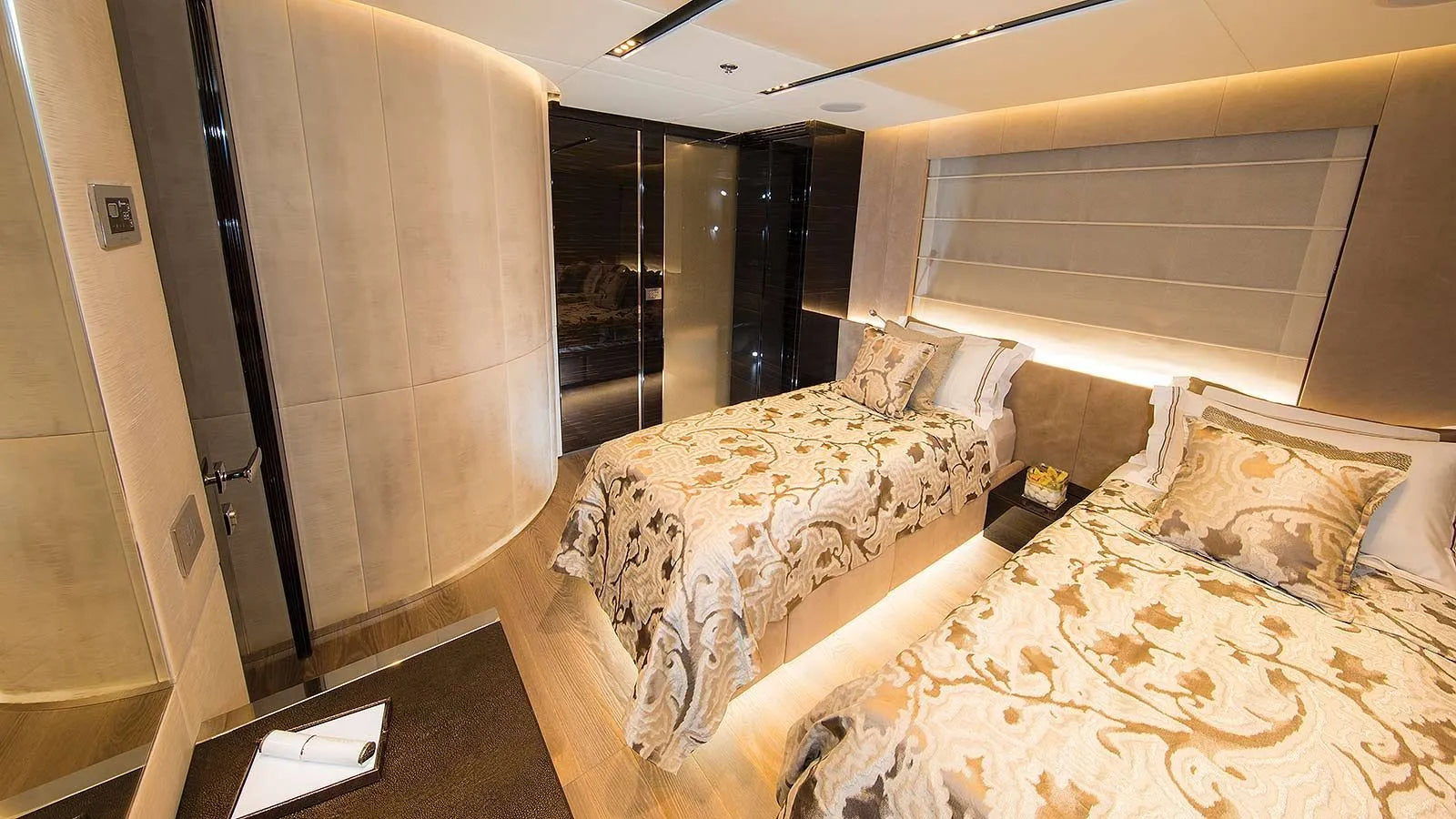 yacht charter greece