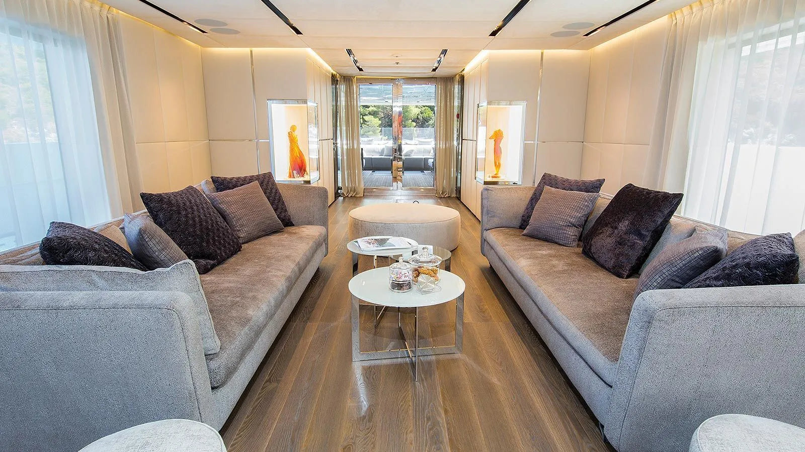 yacht charter greece with crew