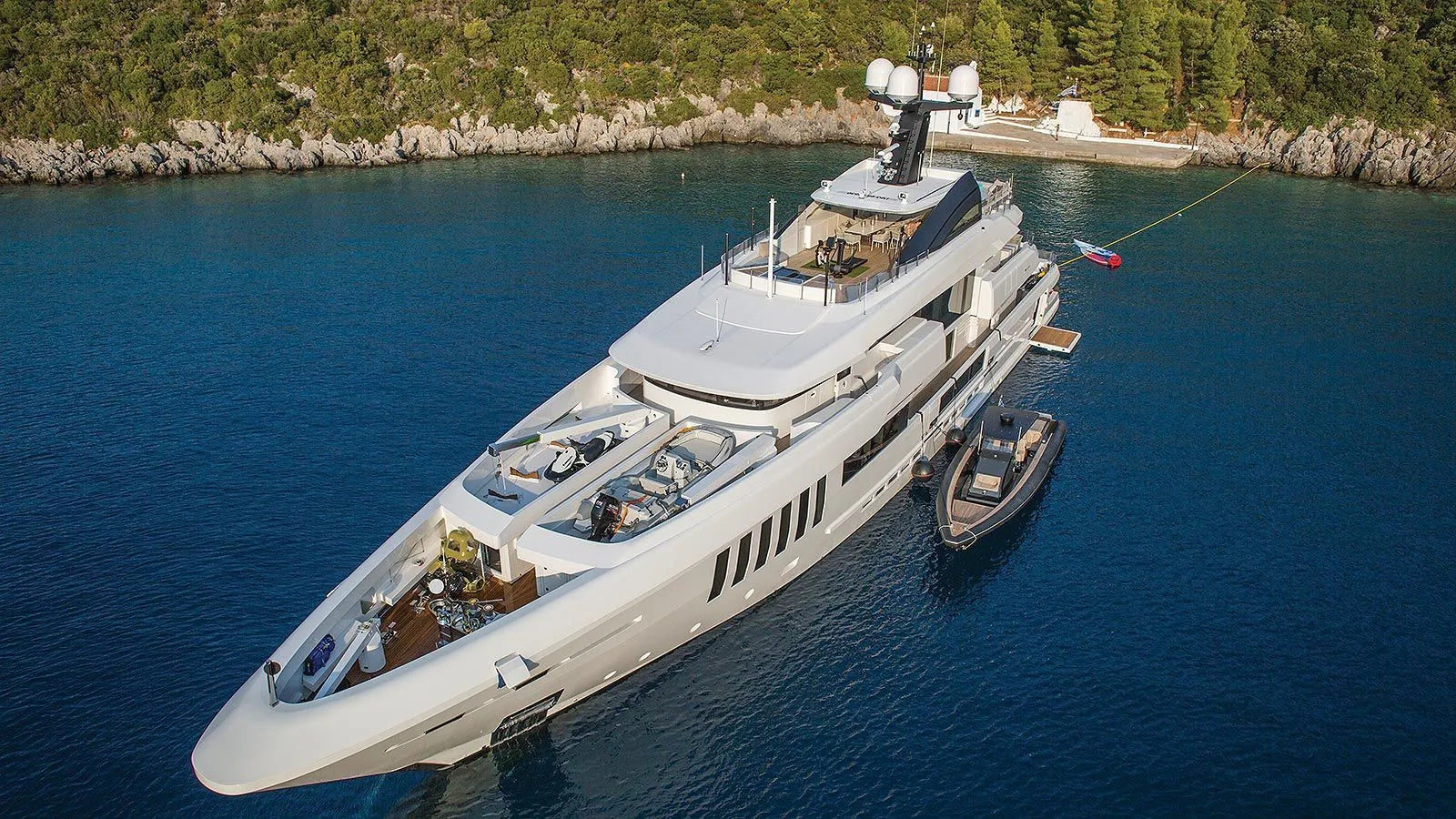 luxury yacht charter greece