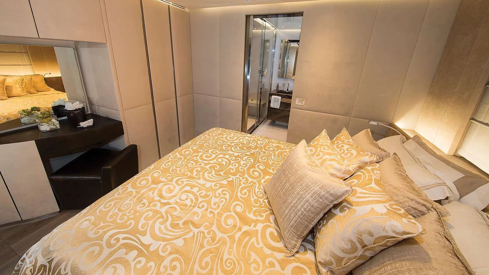 small yacht charter greece