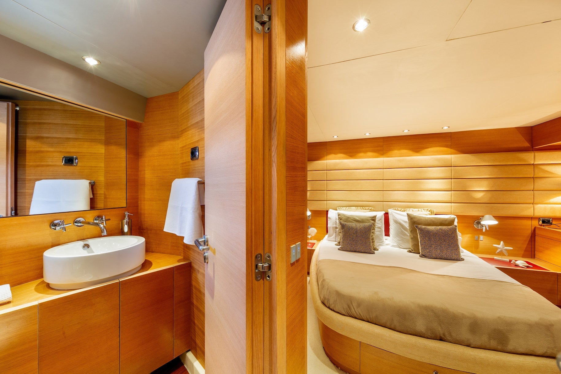luxury yacht Charter Naples Italy