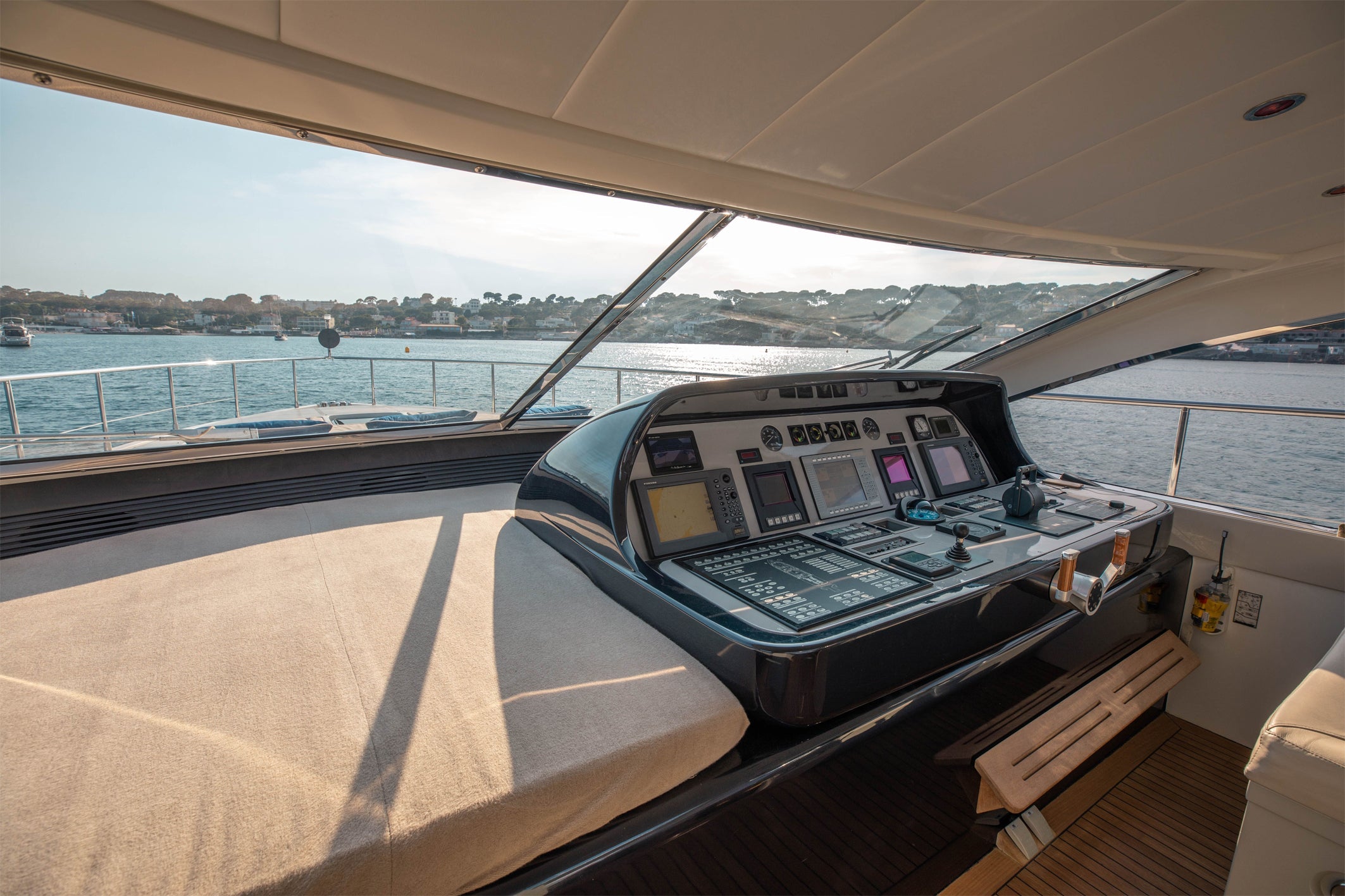 Hourly yacht charter Antibes France