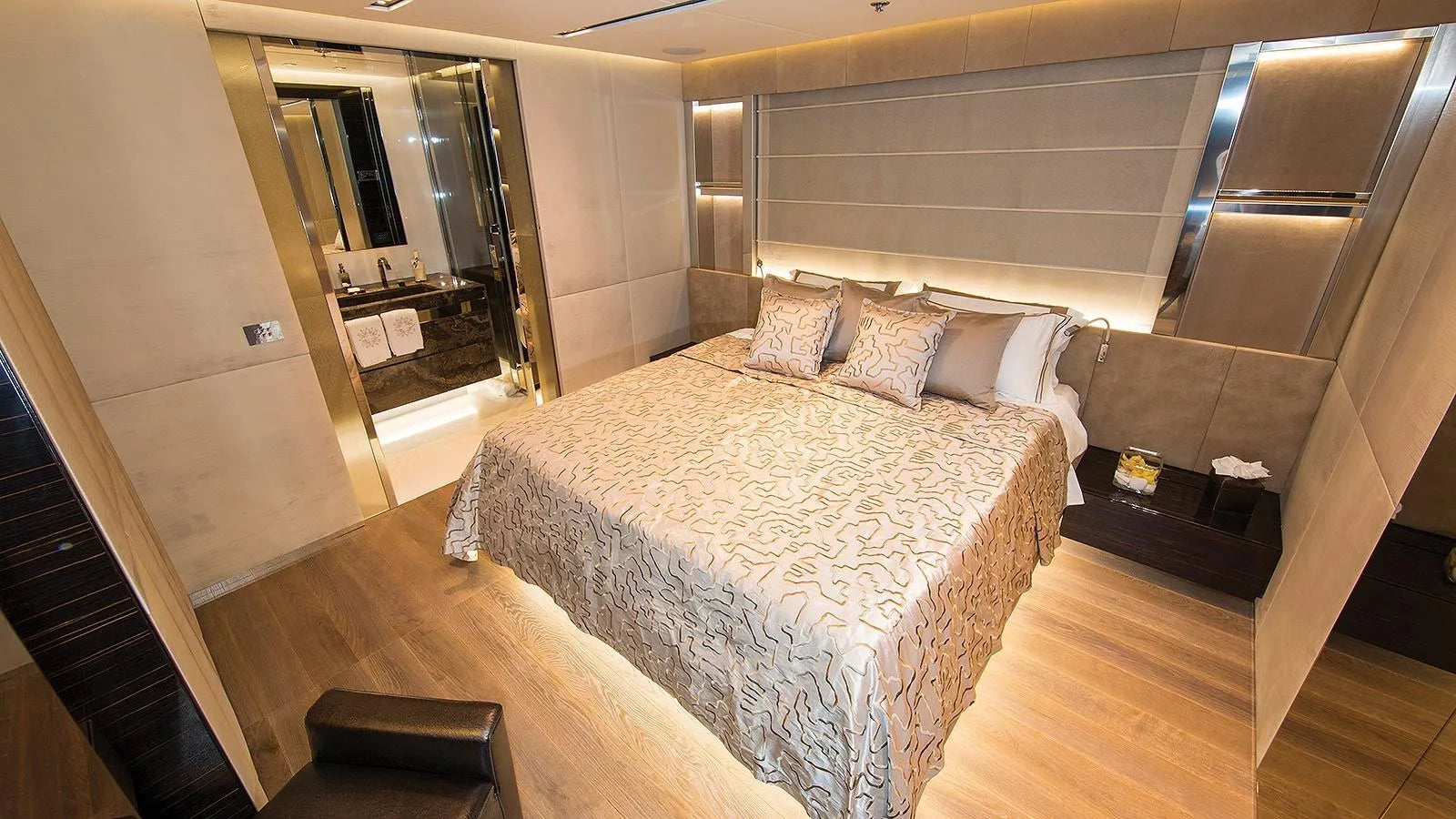bareboat motor yacht charter greece