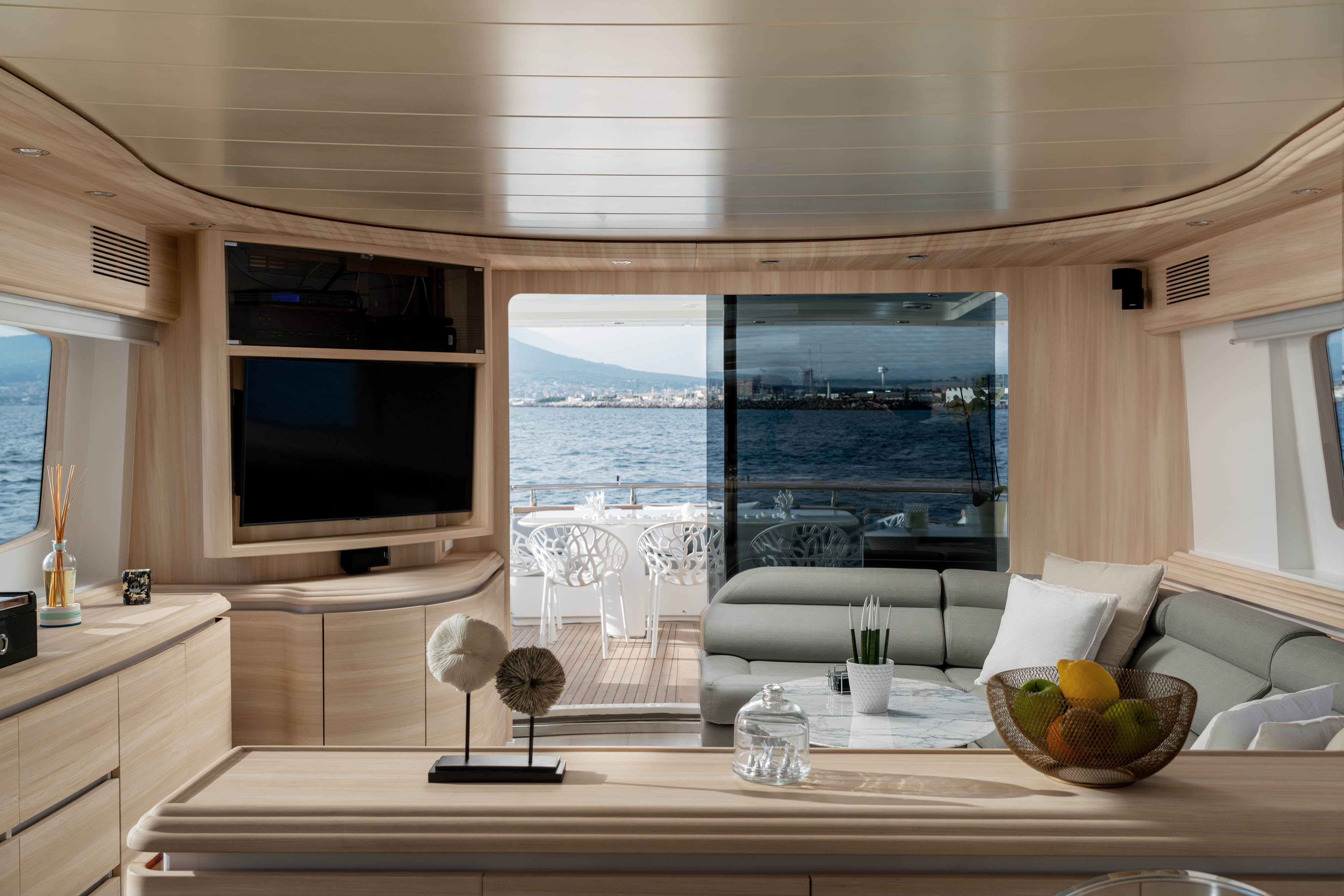 motor yacht charter Amalfi Coast 