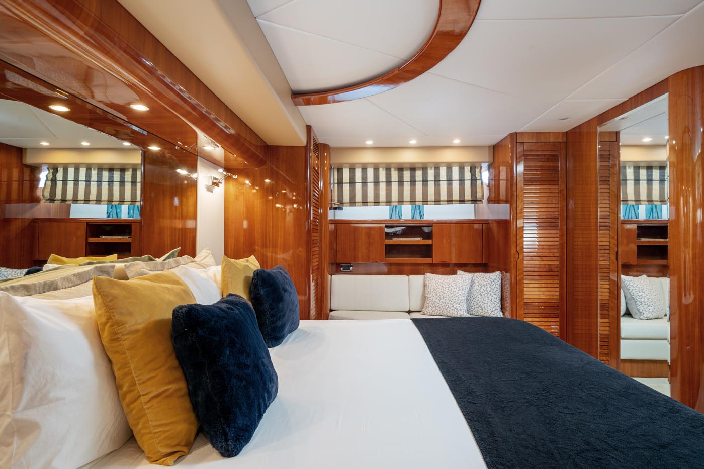 Italian weekend yacht charter 