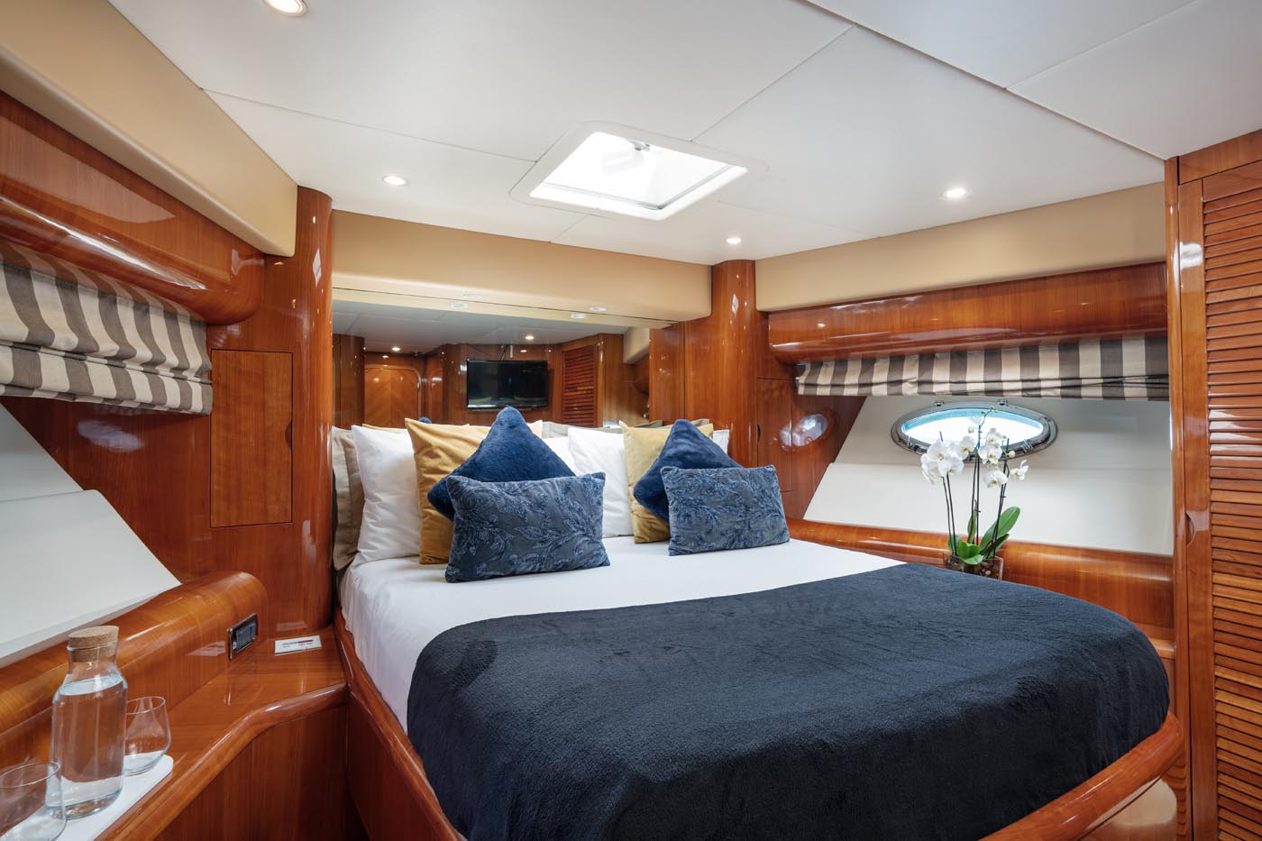 Italian yacht club charters 