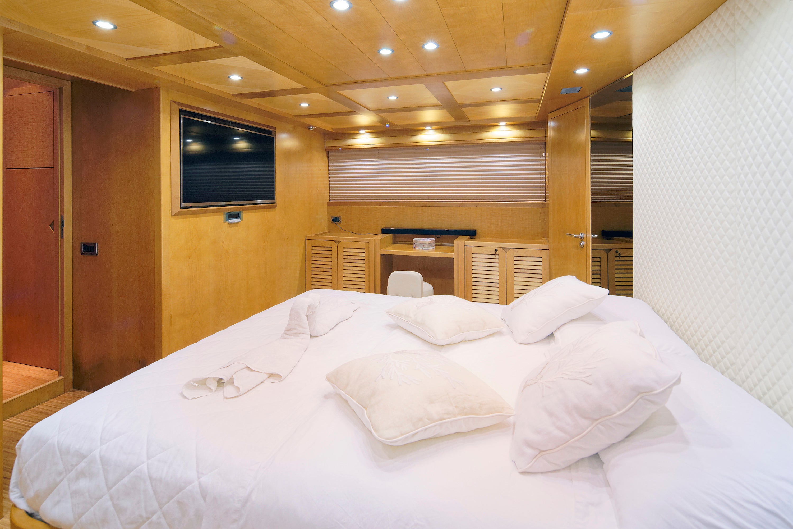 Luxury yacht charter Amalfi coast 