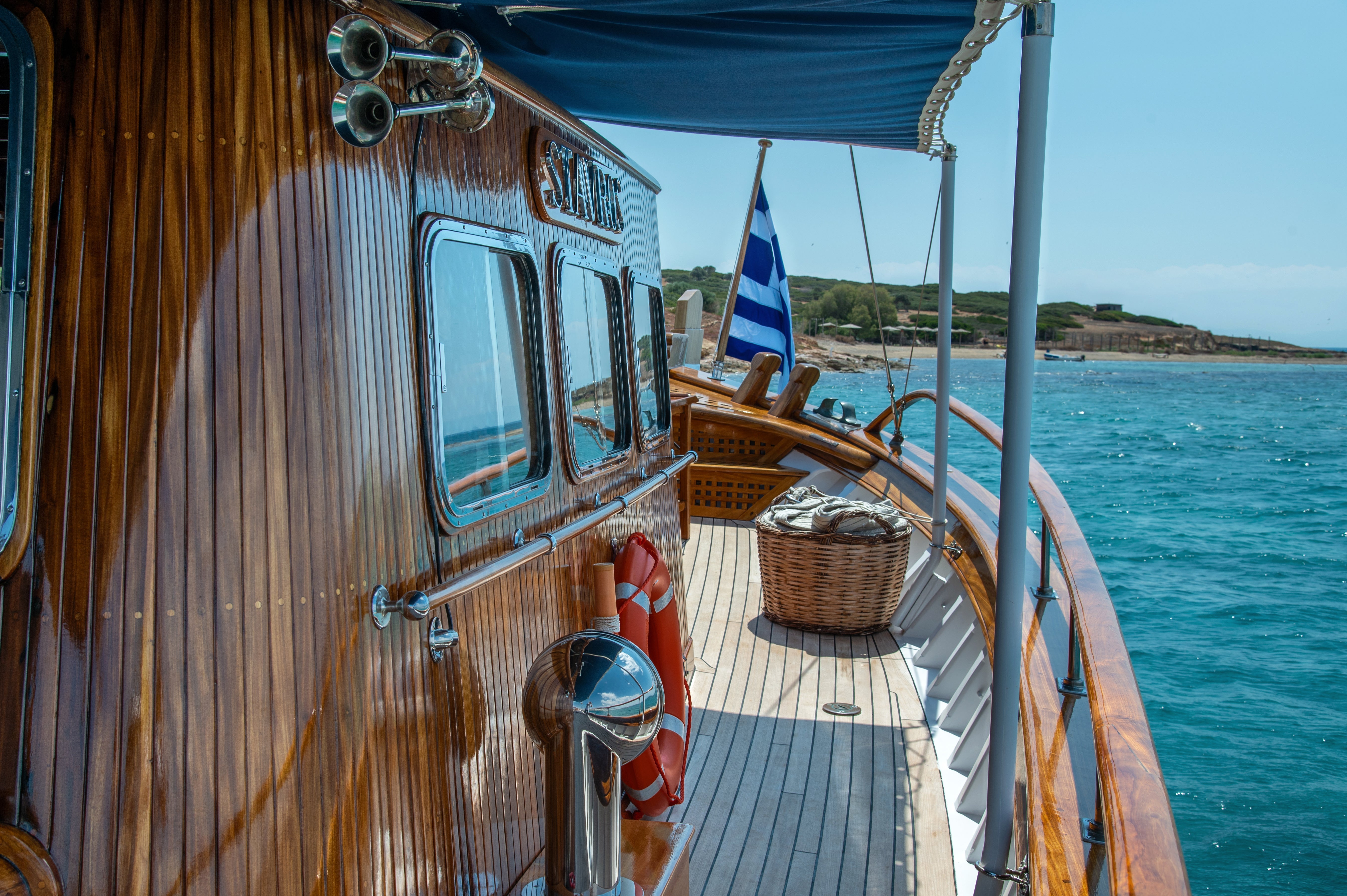 motor yacht charter Greece