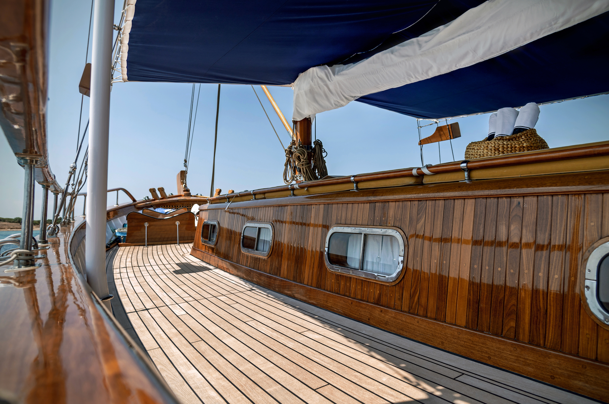 private yacht charter Greece